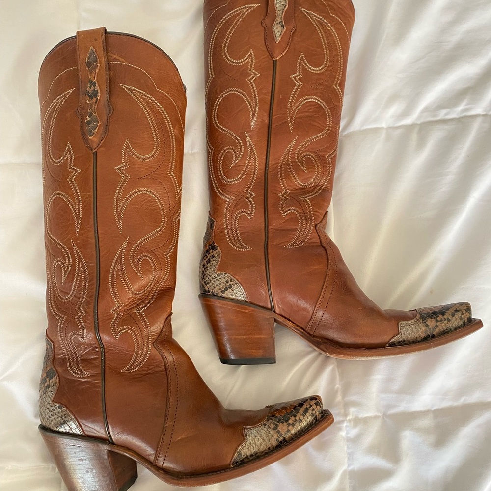 IDYLLWIND WOMEN'S SCALED-UP WESTERN BOOTS - SNIP TOE